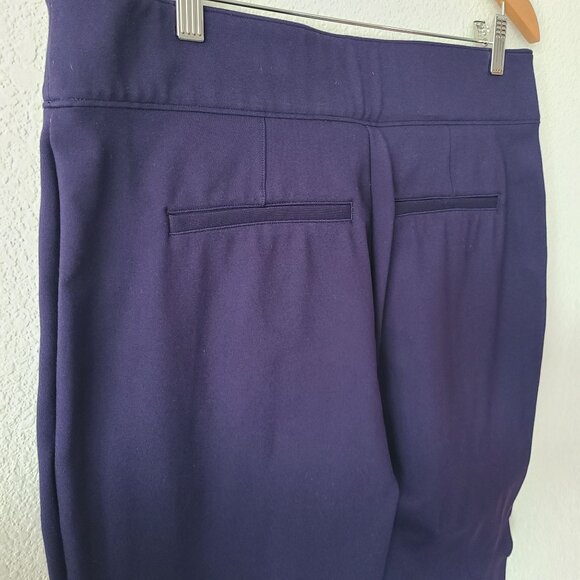 Spanx Womens 1X Navy Blue Stretch Cropped Trousers Faux Button Detail - Picture 5 of 12